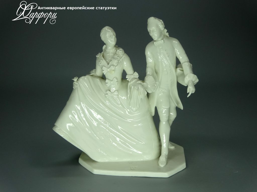 Купить фарфоровую статуэтку Nymphenburg Выход в свет